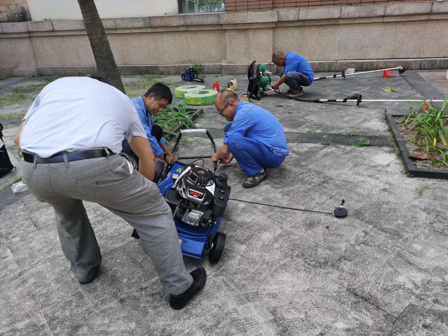 園林綠化工程后期養護機械操作注意事項