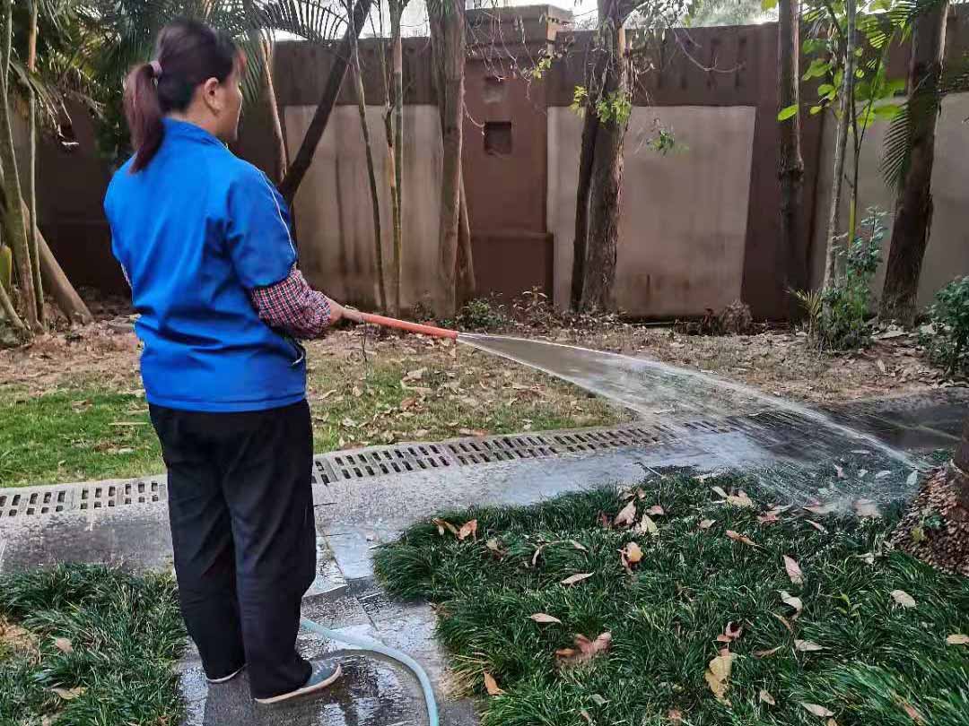 庭院綠化養護澆水